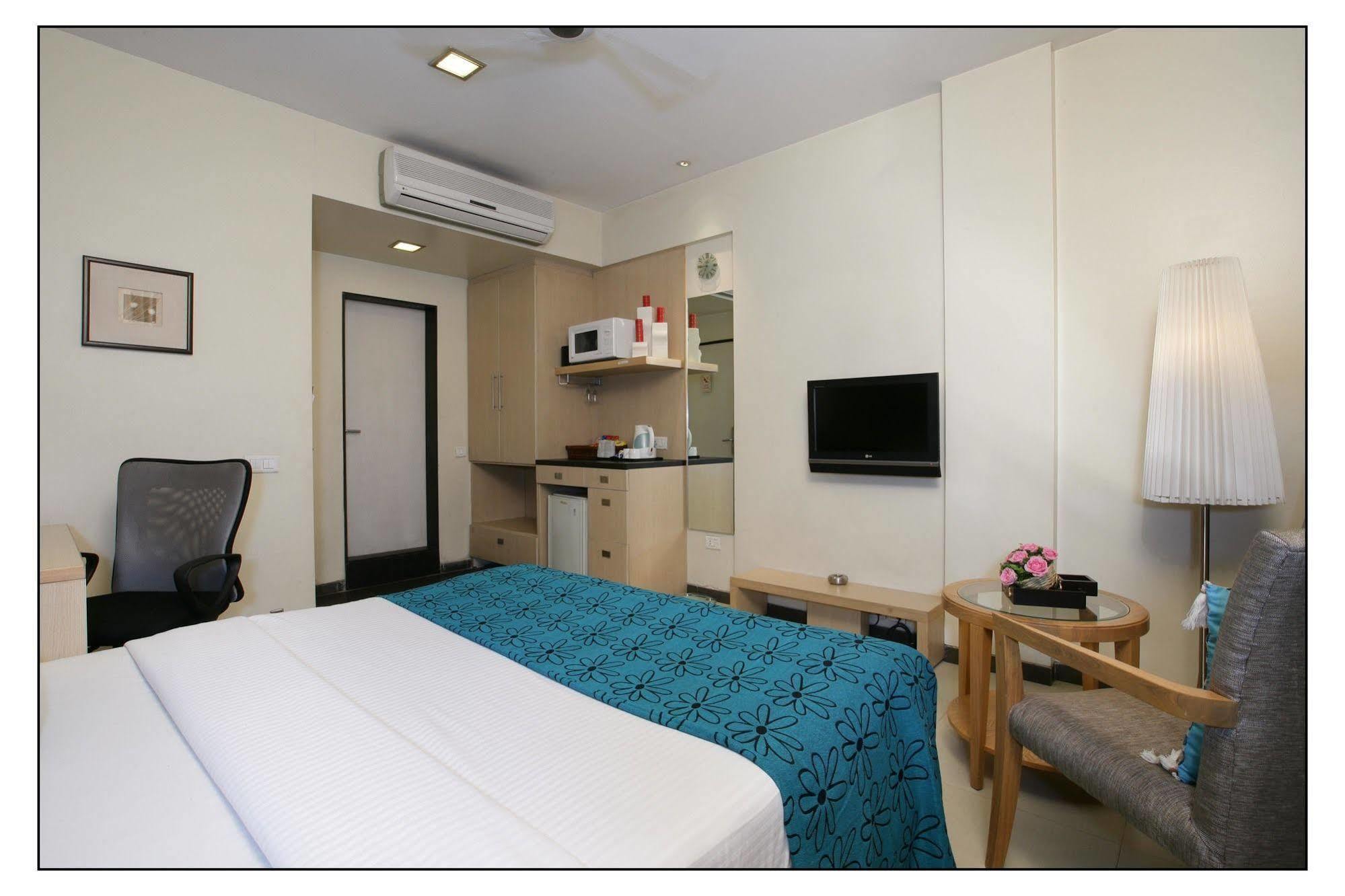 The Sirona Hotel Pune Zewnętrze zdjęcie