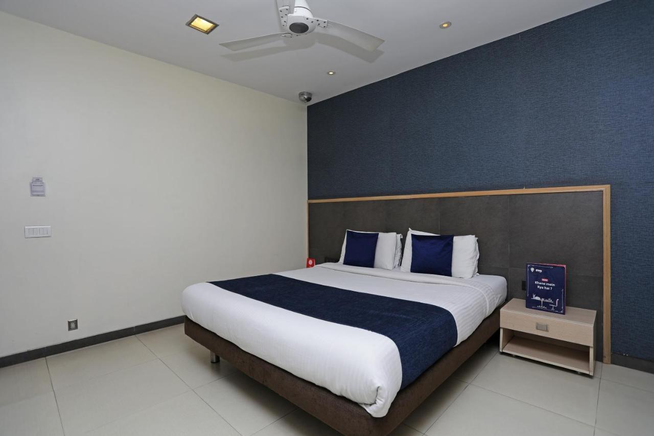 The Sirona Hotel Pune Zewnętrze zdjęcie