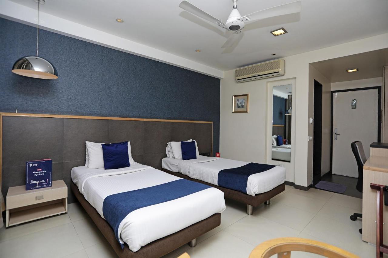 The Sirona Hotel Pune Zewnętrze zdjęcie